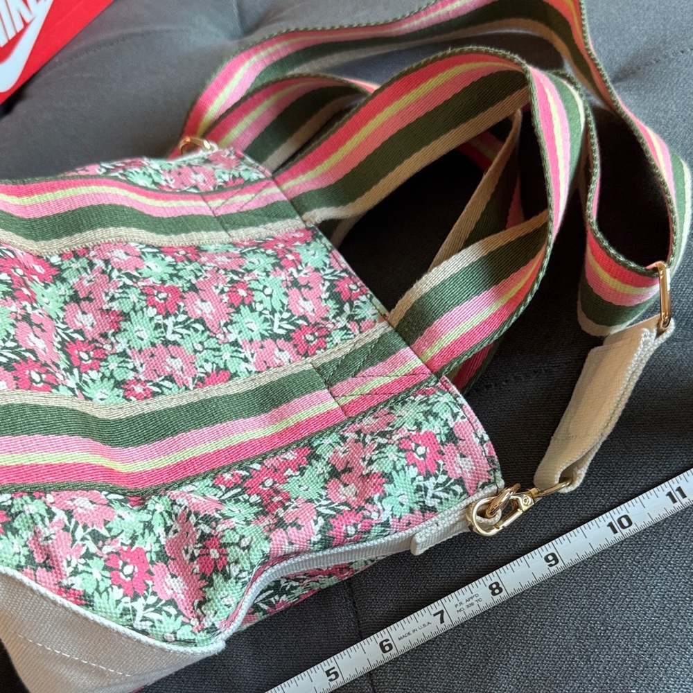 Vineyard Vines Pink and Green Floral Tote - Picture 7 of 8